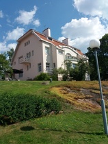 Tamminiemi ulkoapäin rannalta kuvattu