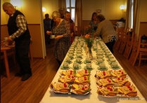 Tarjolla olevat voileivät oli Leena, Tuulikki ja Airi S loihtinut