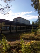 Kiljava. Päärakennus "väärältä puolelta" kuvattuna!